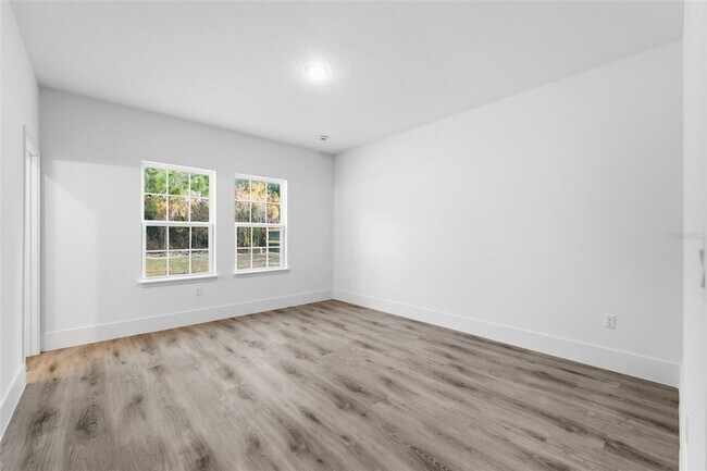 Building Photo - 3427 W Webster Pl