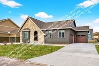 Building Photo - 318 SW 16th St