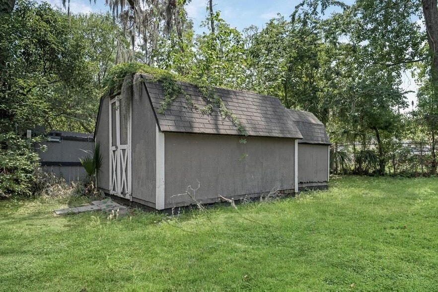 Building Photo - 2410 Mc Quade St