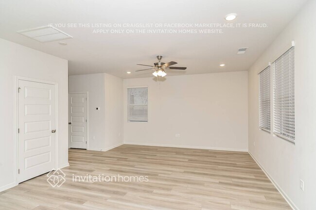 Building Photo - 5088 Mifford Dr