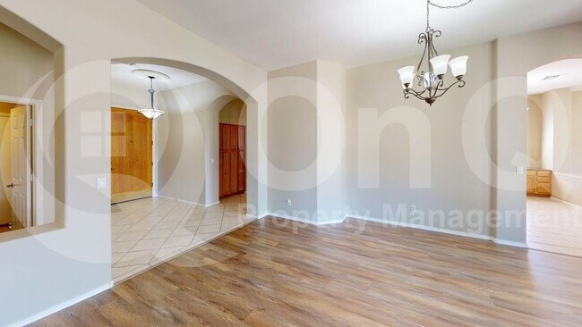 Building Photo - 770 W Cherrywood Dr