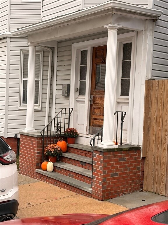 Building Photo - 21 Sanger St