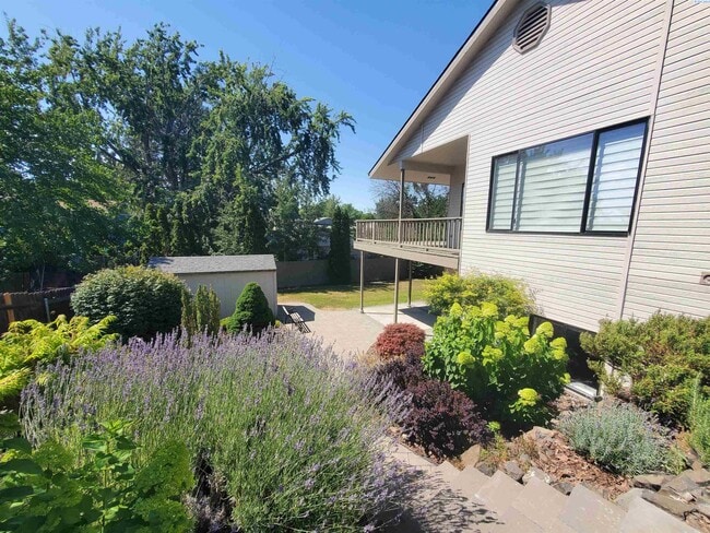 Building Photo - North Richland For Rent