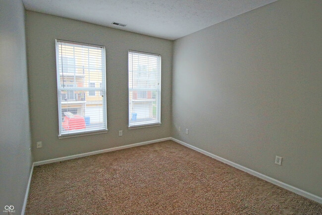 Building Photo - 6585 Reserve Dr
