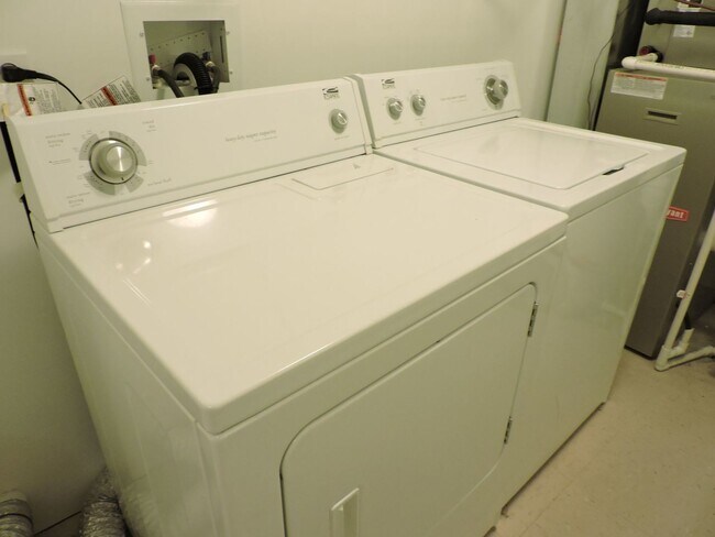 Building Photo - 8255 Skokie Blvd