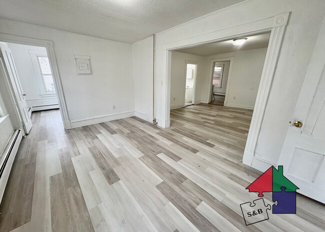 Building Photo - 94 Malletts Bay Ave