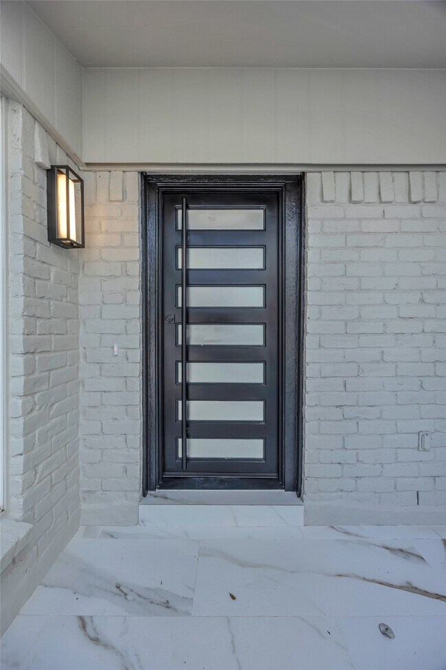 Building Photo - 14223 Stokesmount Dr