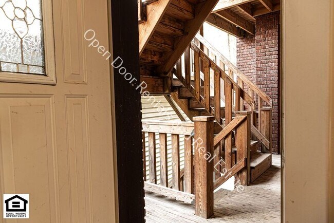 Building Photo - 1102 Rockhill St