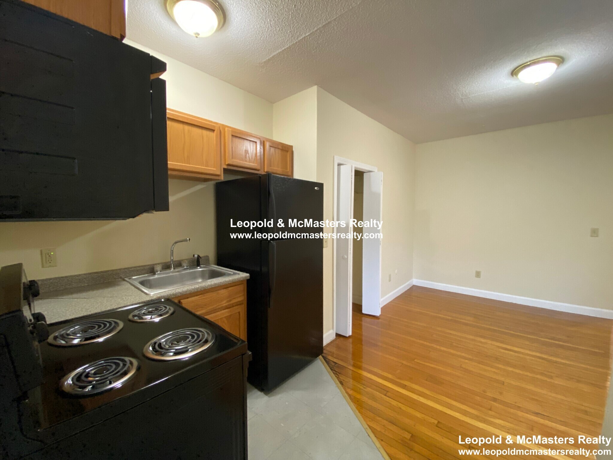 Building Photo - 1132 Commonwealth Ave