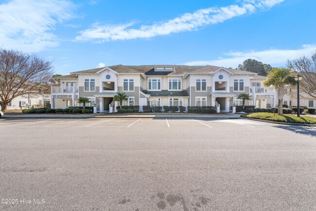 Primary Photo - 2537 St James Dr SE