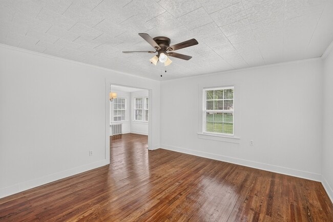 Building Photo - 110 Woodcraft Dr
