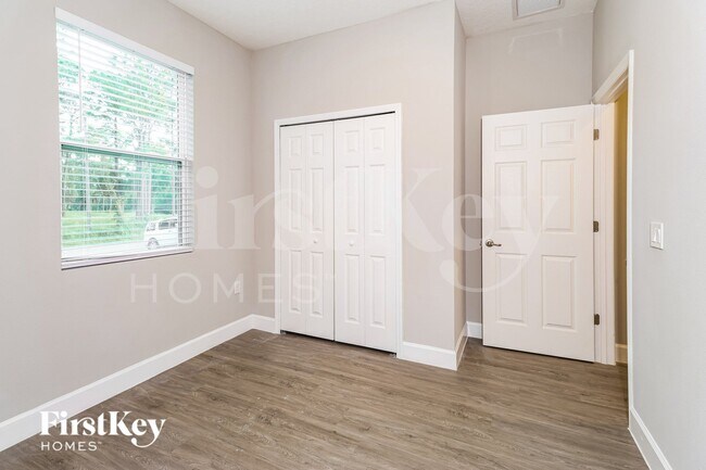 Building Photo - 121 Dailey St SE