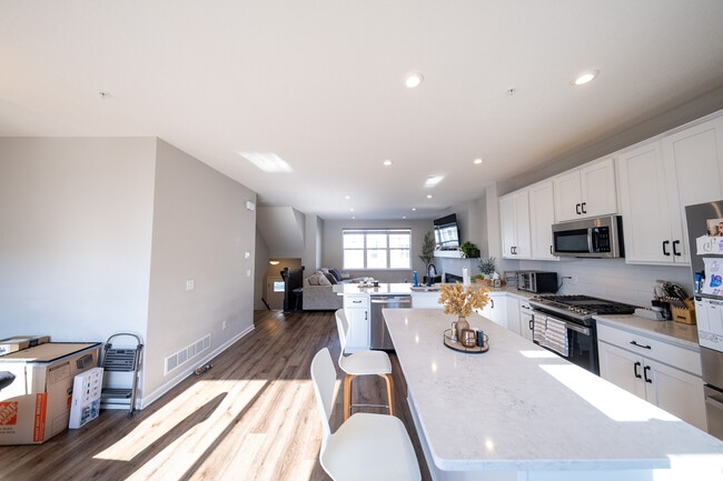 Building Photo - 21860 136th Wy