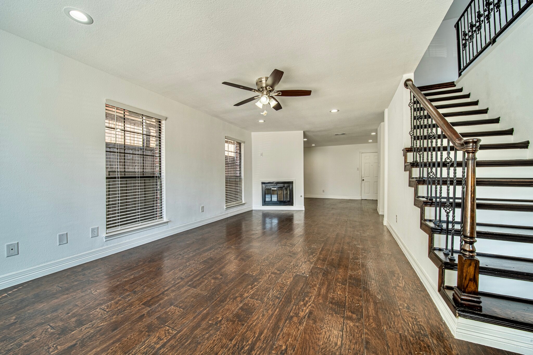 Building Photo - 2411 Knight St