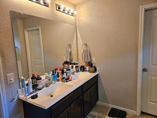 Building Photo - 9506 Green Maple Ct