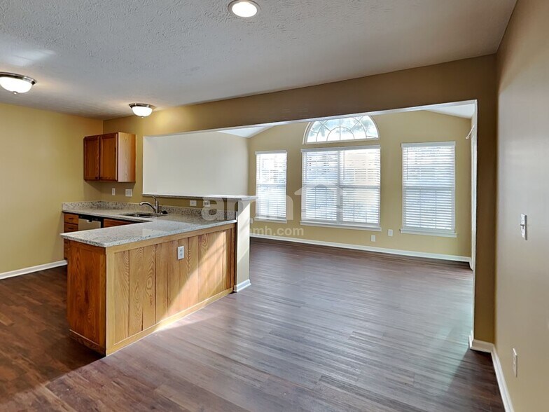 Building Photo - 515 Indian Lake Dr