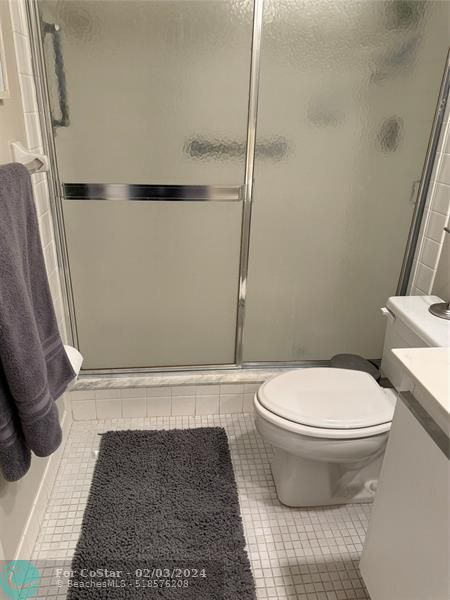 Building Photo - 3499 Oaks Way