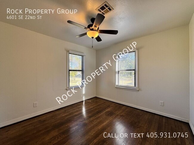 Building Photo - 4601 SE 22nd St