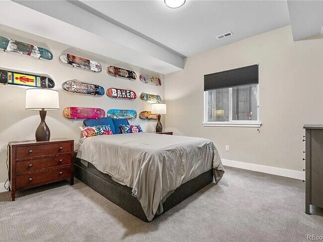 Building Photo - Stunning 4BR House on corner lot in Denver...