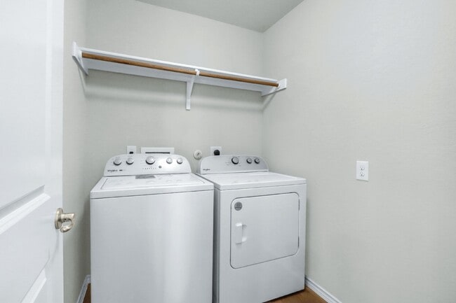 Building Photo - 6854 Hibiscus Falls