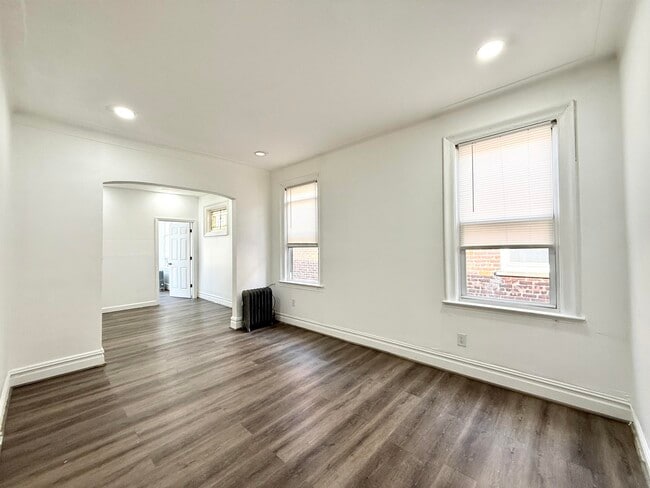 Building Photo - 275 Linden Ave
