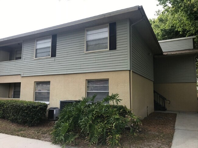 Building Photo - 230 Thorntree Pl