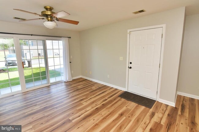 Building Photo - 136 Brookland Ct