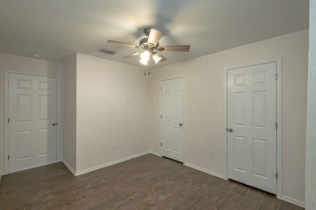 Building Photo - 3622 Octavia Dr