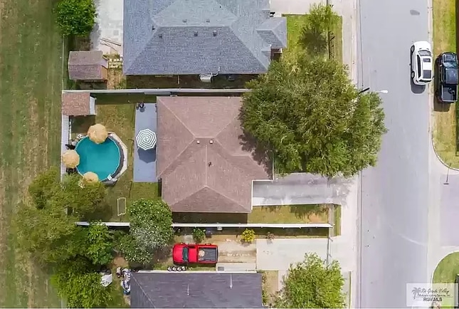 Building Photo - 2993 Alameda Dr