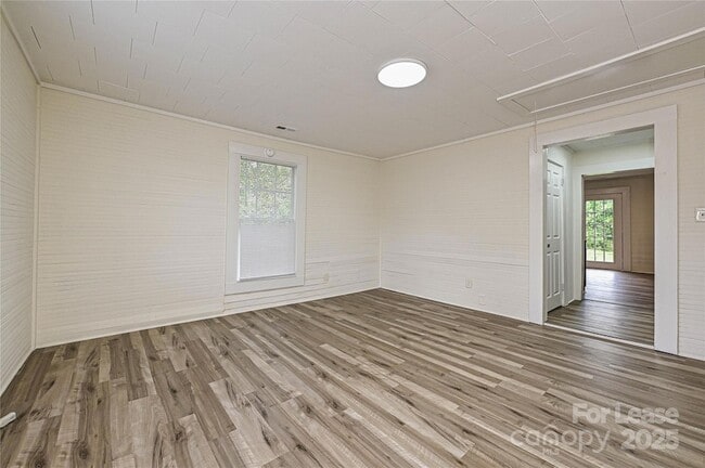 Building Photo - 3619 Little Mountain Rd