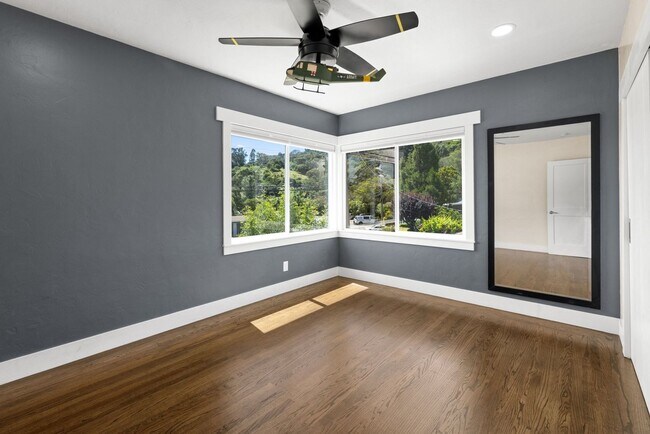 Building Photo - Beautiful Duplex In Highly Desirable San Rafael!
