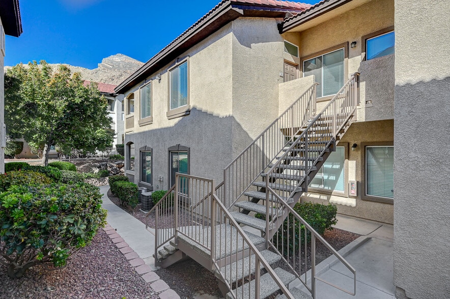 Building Photo - 3351 Indian Shadow St