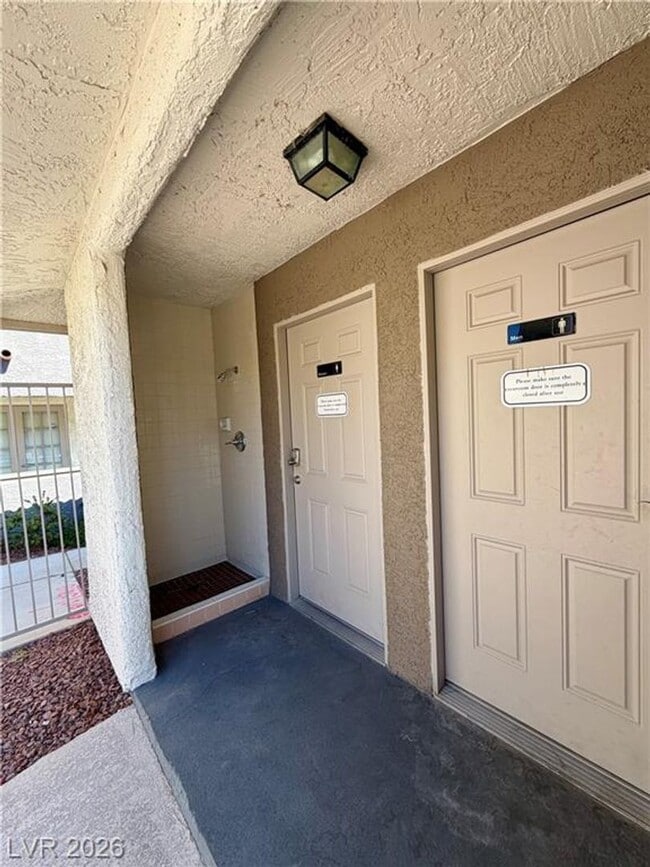 Building Photo - 711 Bass Dr