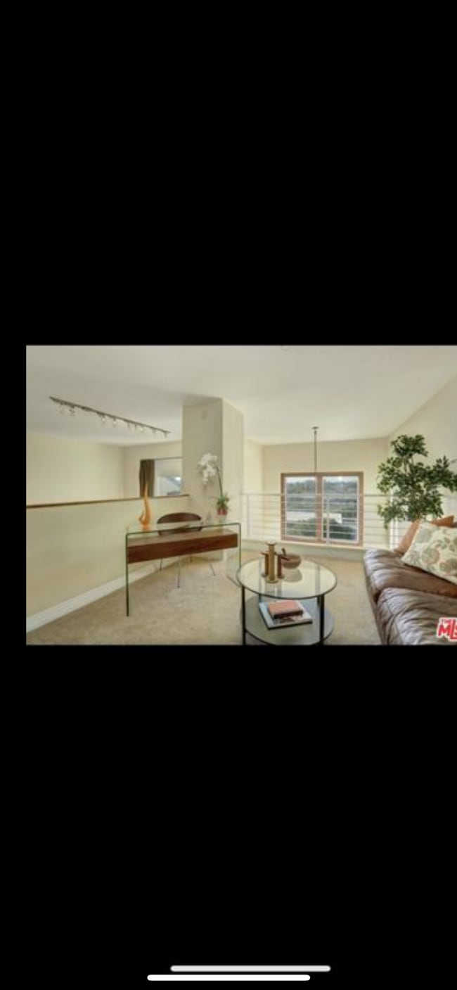 Building Photo - 7100 Playa Vista Dr