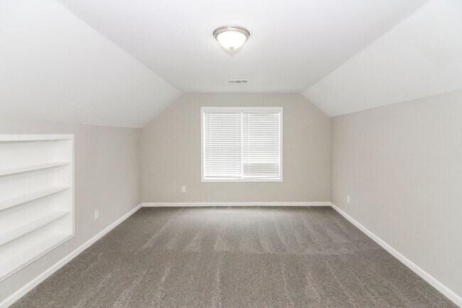 Building Photo - Beautiful Home for Rent in  Barry Farms Ph2 Subdivision!