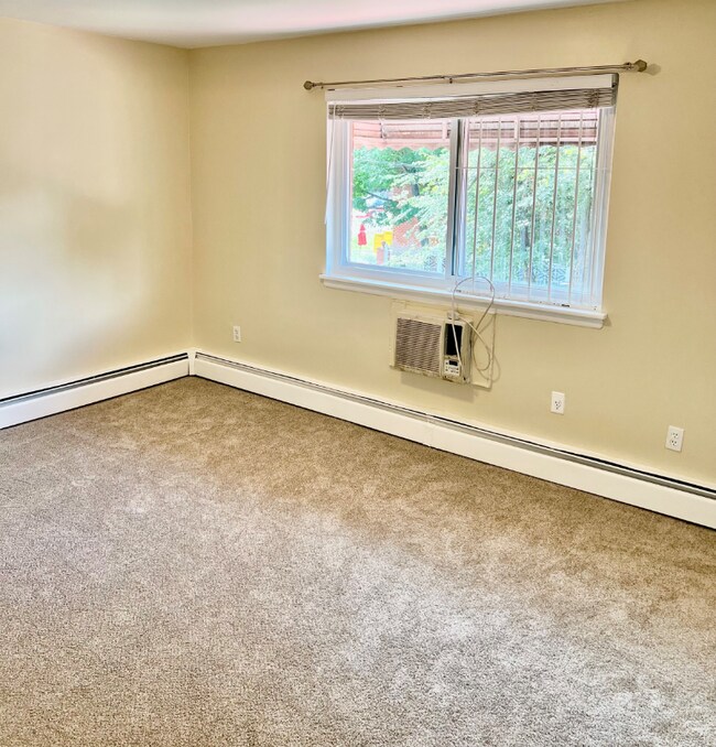 Building Photo - 3600 Harper Ave