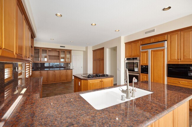 Building Photo - Exclusive Pelican Ridge Home.