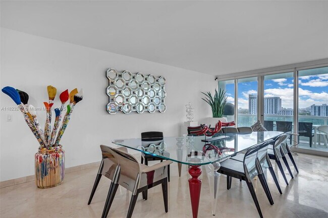 Building Photo - 1643 Brickell Ave