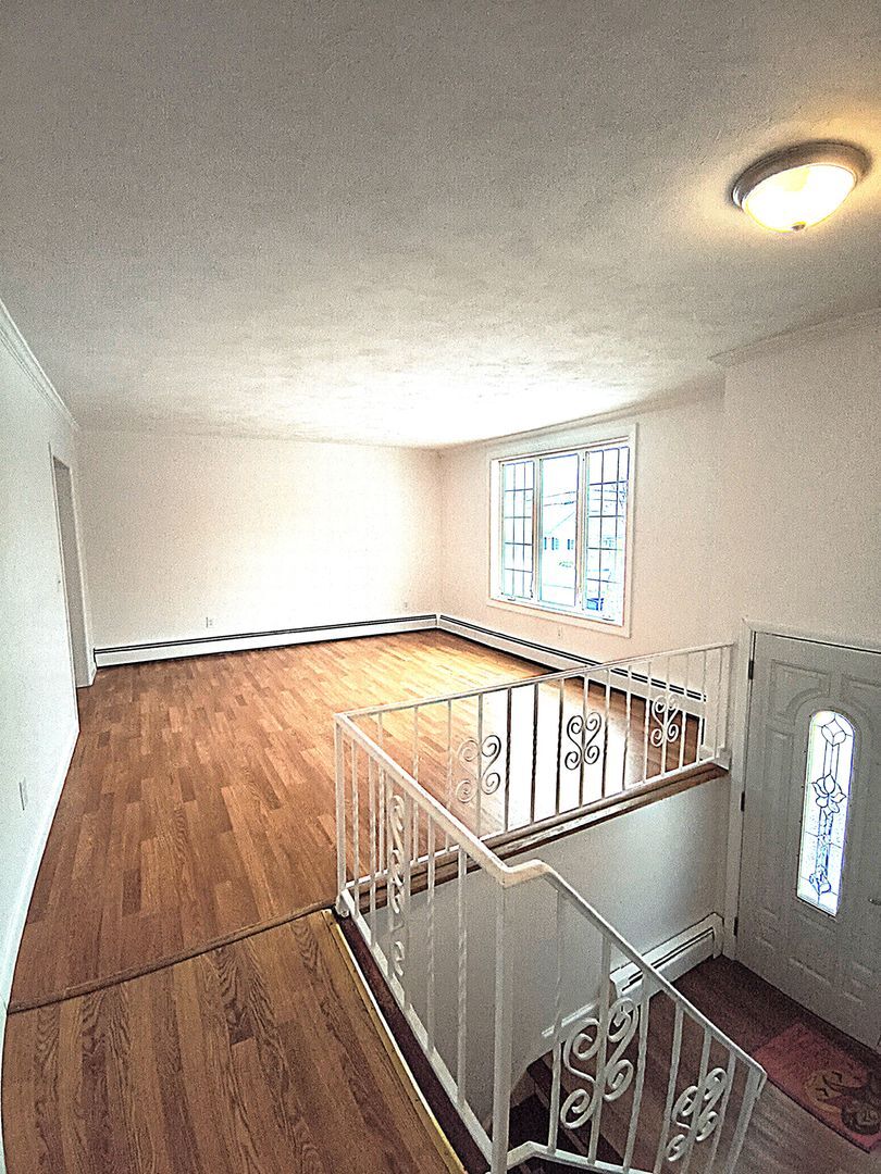 Building Photo - 48 Tiffany St