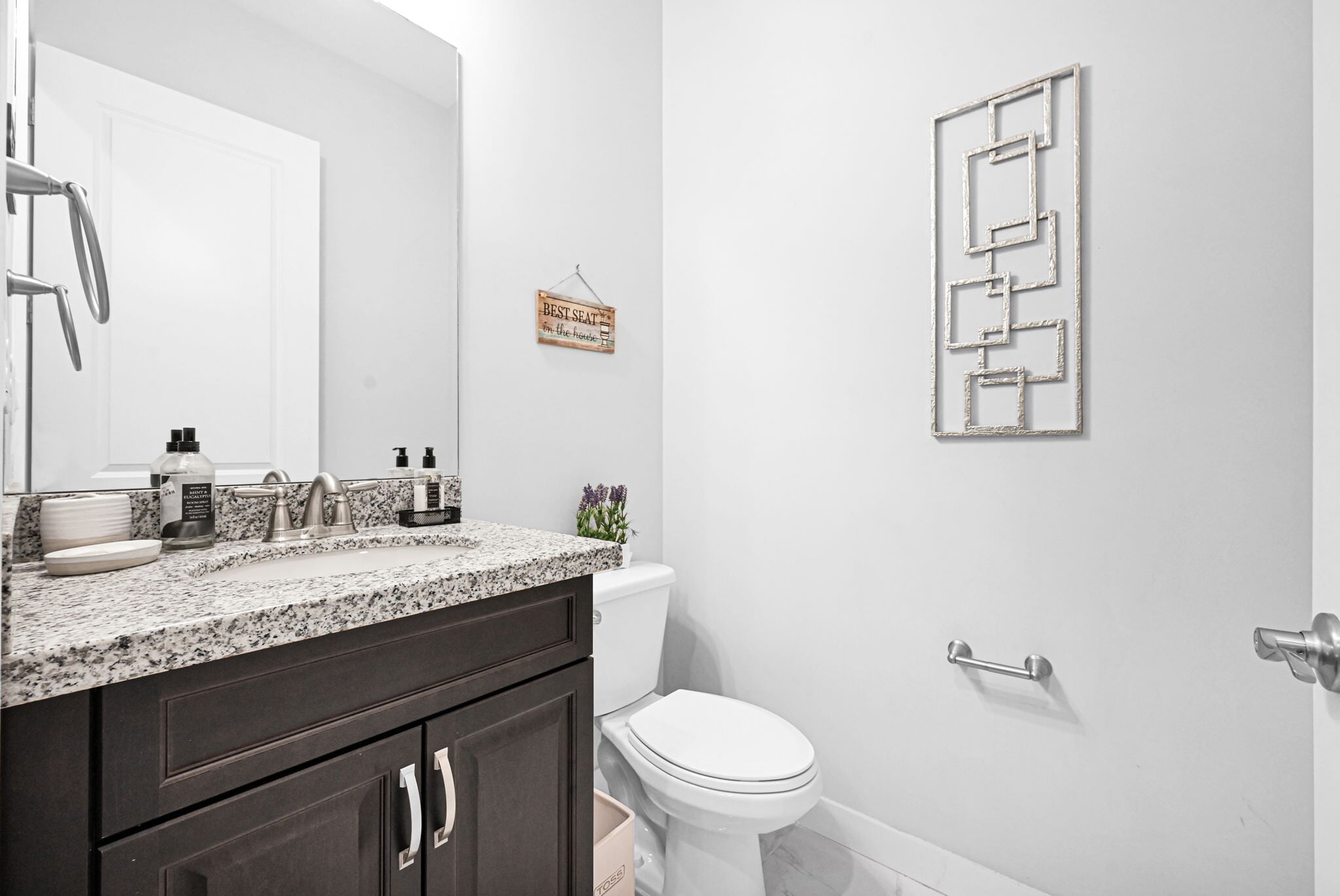 Building Photo - 8855 Watercrest Cir W