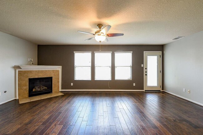 Building Photo - 4819 Fair Oak Dale Ln