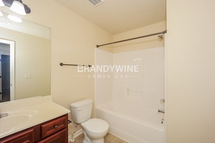 Building Photo - 106 Village Pl