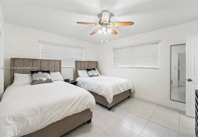 Building Photo - 2219 N 35th Ave