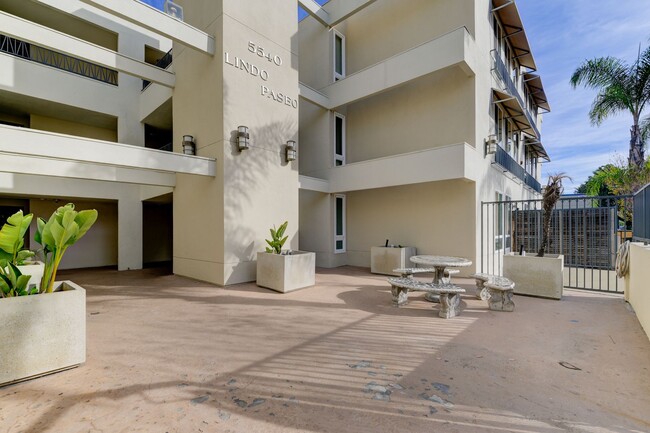 Building Photo - Modern 2 Bedroom 2 Bathroom Apartment Right Next to SDSU  -  WITH 2 PARKING SPOTS!!!