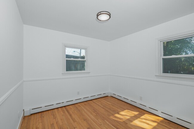 Building Photo - 433 Marvin Ave