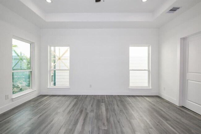 Building Photo - 4438 Aledo St