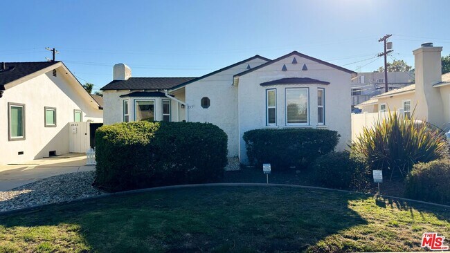 Building Photo - 2551 S Bentley Ave