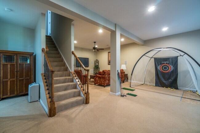 Building Photo - Luxury Golf Course Town Home with Master S...