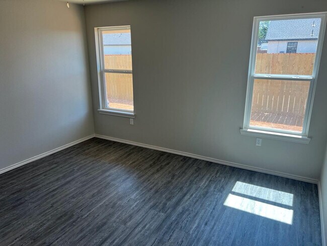 Building Photo - 7441 4th St