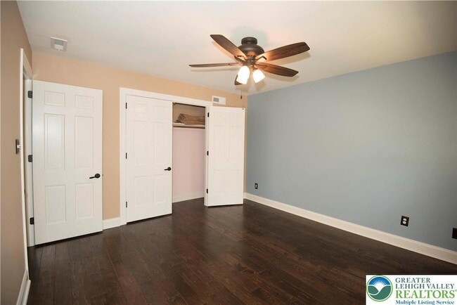 Building Photo - 1528 Wethersfield Dr